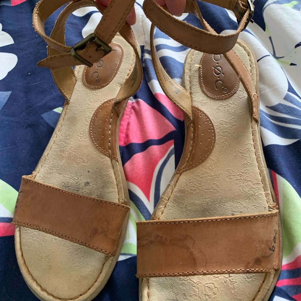 B.O.C. Woman’s tan leather straps sandals size 9 ** 4 for $ 25.00 **